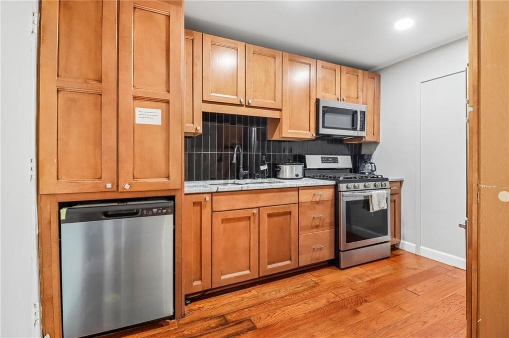 2 bedroom, 1 bathroom, 850 sq ft condominium for sale at 215 Piedmont Avenue 602, Atlanta, GA 30308 — photo 5