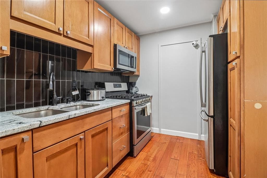 2 bedroom, 1 bathroom, 850 sq ft condominium for sale at 215 Piedmont Avenue 602, Atlanta, GA 30308 — photo 6