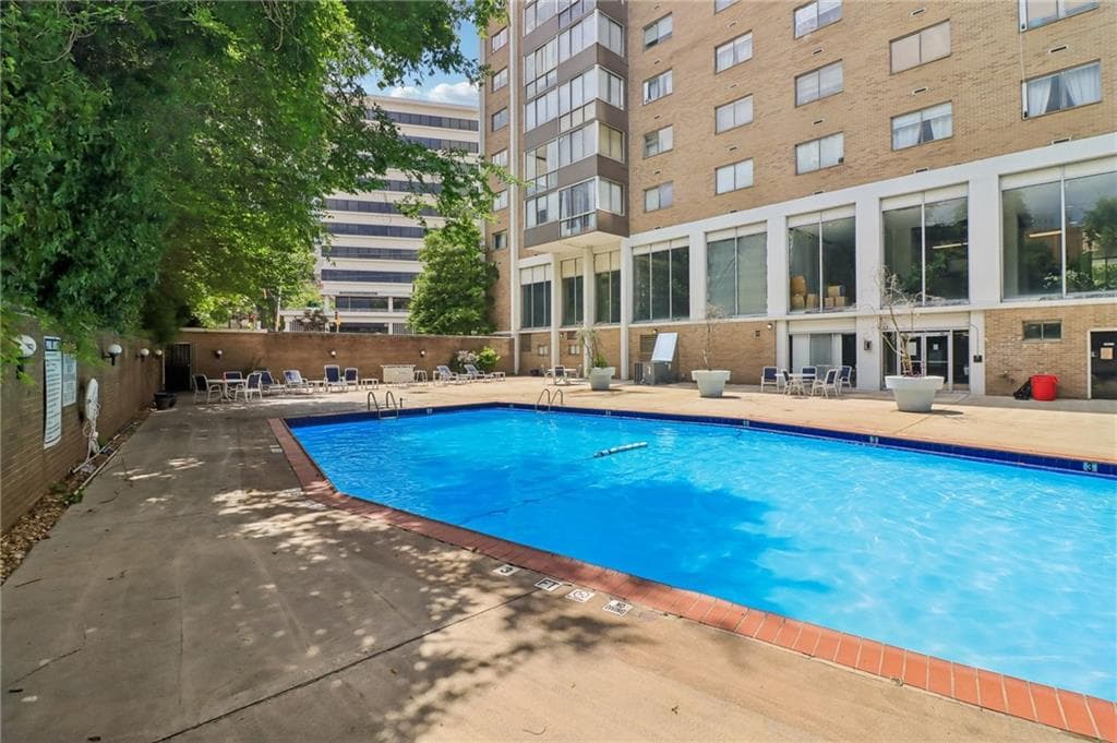 2 bedroom, 1 bathroom, 850 sq ft condominium for sale at 215 Piedmont Avenue 602, Atlanta, GA 30308 — photo 9