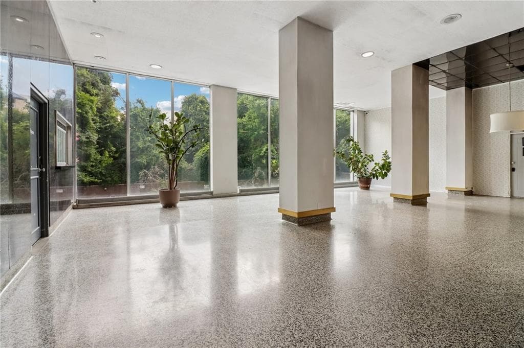 2 bedroom, 1 bathroom, 850 sq ft condominium for sale at 215 Piedmont Avenue 602, Atlanta, GA 30308 — photo 10