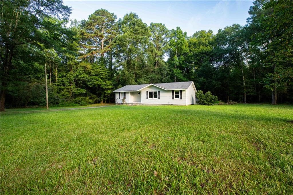3 bedroom, 2 bathroom, 1,572 sq ft single family residence under contract at 1085 New Rosedale Road, Armuchee, GA 30105 — photo 3