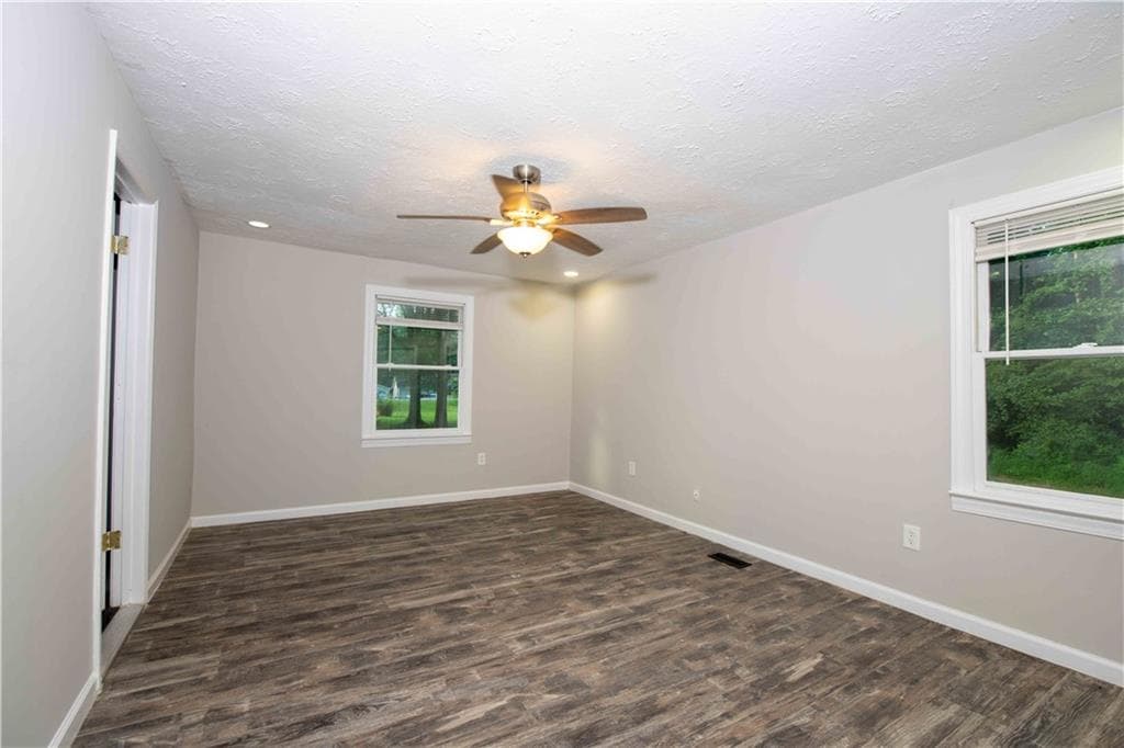 3 bedroom, 2 bathroom, 1,572 sq ft single family residence under contract at 1085 New Rosedale Road, Armuchee, GA 30105 — photo 8