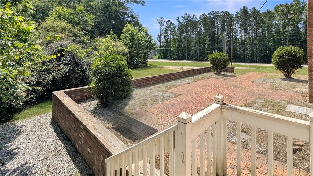 3 bedroom, 2 bathroom, 2,304 sq ft single family residence for sale at 7855 Rivertown Road, Fairburn, GA 30213 — photo 8