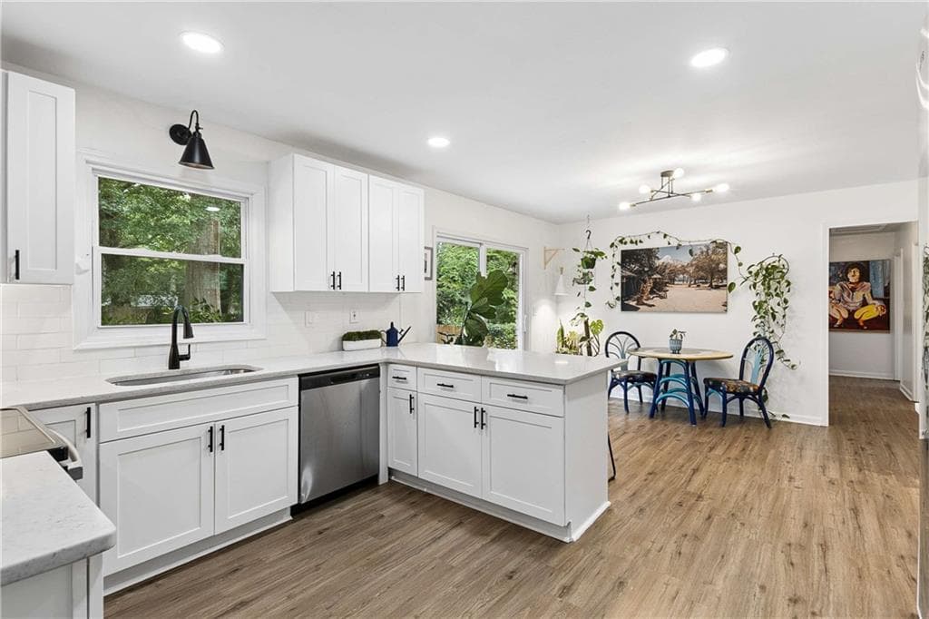 3 bedroom, 2 bathroom, 1,721 sq ft single family residence for sale at 412 Derbyshire Drive, Stone Mountain, GA 30088 — photo 10
