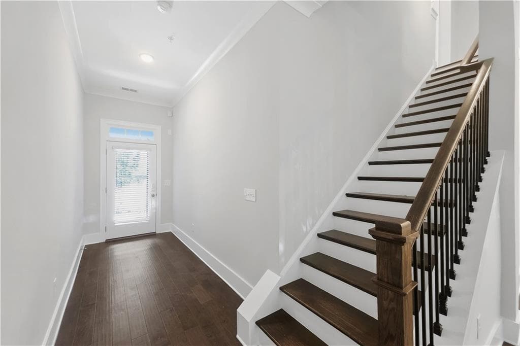 4 bedroom, 4 bathroom, 2,195 sq ft townhouse for rent at 2557 Oakbourne Lane, Smyrna, GA 30080 for $3,200 a month — photo 2