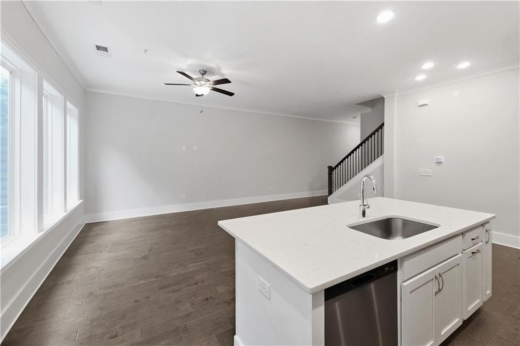 4 bedroom, 4 bathroom, 2,195 sq ft townhouse for rent at 2557 Oakbourne Lane, Smyrna, GA 30080 for $3,200 a month — photo 10