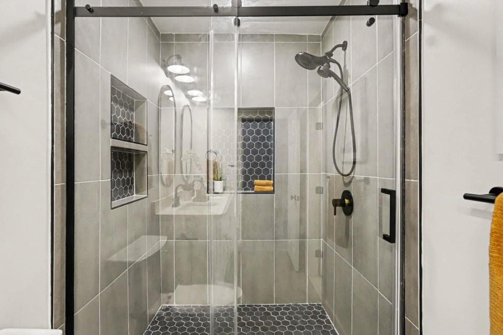 2 bedroom, 2 bathroom, 1,100 sq ft single family residence under contract at 1250 Byewood Lane, Atlanta, GA 30310 — photo 6