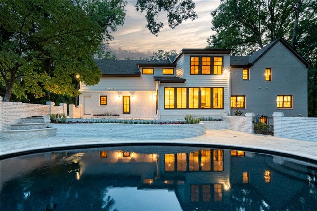 5 bedroom, 7 bathroom, 5,084 sq ft single family residence under contract at 8965 River Run, Sandy Springs, GA 30350 — photo 2