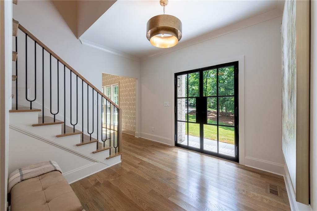5 bedroom, 7 bathroom, 5,084 sq ft single family residence under contract at 8965 River Run, Sandy Springs, GA 30350 — photo 4