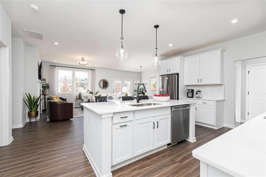 4 bedroom, 3 bathroom, 2,653 sq ft single family residence for sale at 409 Satilla Court, Locust Grove, GA 30248 — photo 8