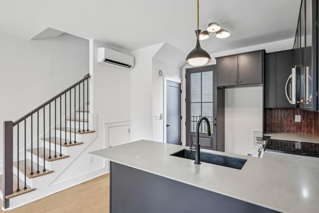 1 bedroom, 2 bathroom, 1,056 sq ft townhouse for sale at 1160 Boulevard 10, Atlanta, GA 30312 — photo 7