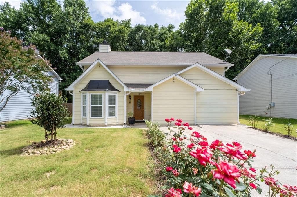 4 bedroom, 3 bathroom, 2,108 sq ft single family residence for sale at 811 Overlook Trail, Canton, GA 30115 — photo 1 of 37