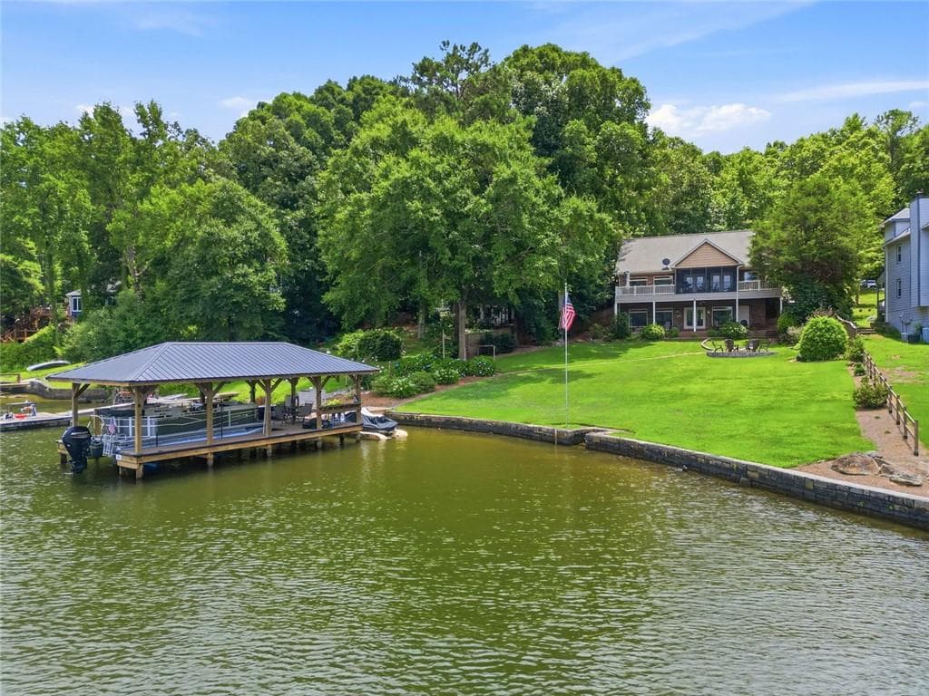 3 bedroom, 3 bathroom, 2,928 sq ft single family residence under contract at 9 Swan Court, Monticello, GA 31064
