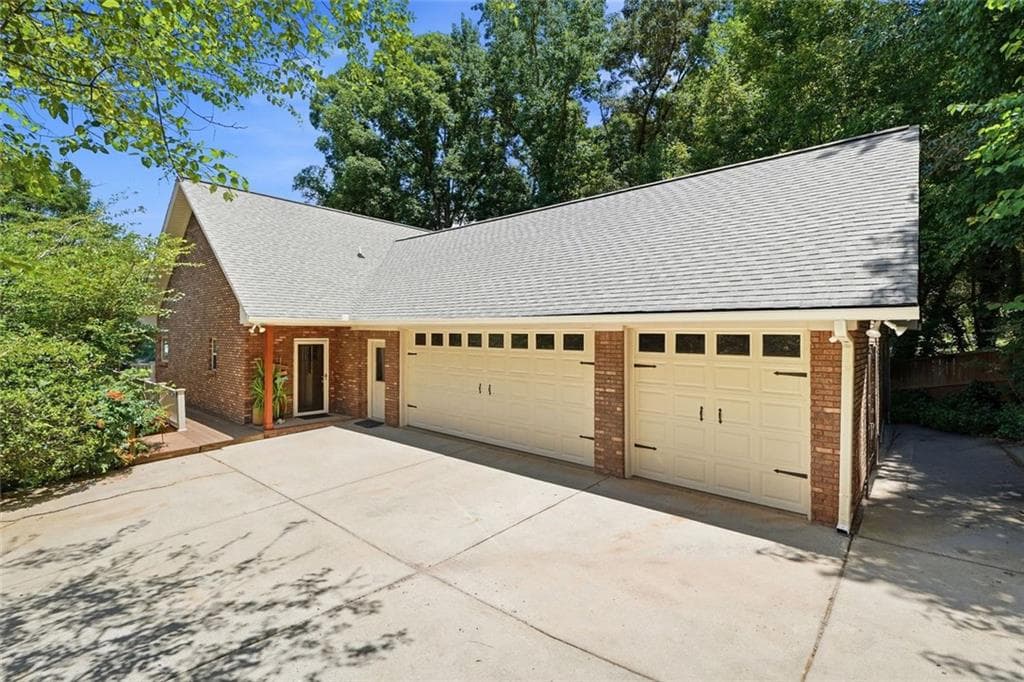 3 bedroom, 3 bathroom, 2,928 sq ft single family residence under contract at 9 Swan Court, Monticello, GA 31064 — photo 6