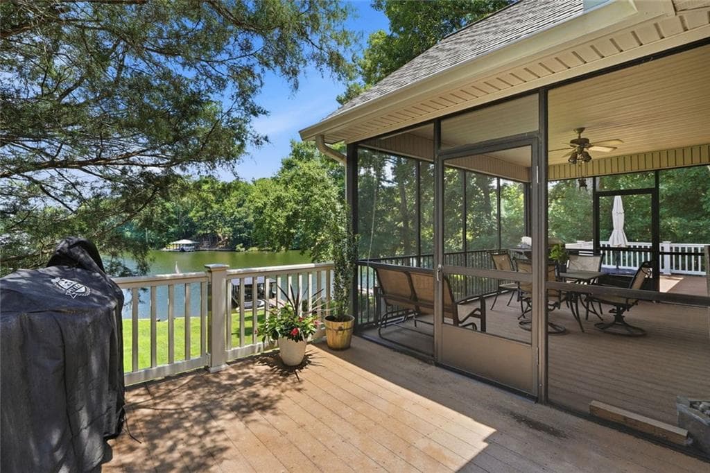 3 bedroom, 3 bathroom, 2,928 sq ft single family residence under contract at 9 Swan Court, Monticello, GA 31064 — photo 8