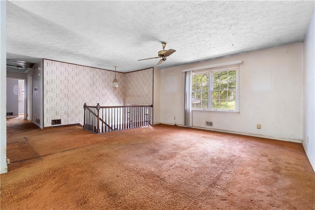 4 bedroom, 2 bathroom, 1,696 sq ft single family residence under contract at 1056 Baker Lane, Marietta, GA 30062 — photo 5