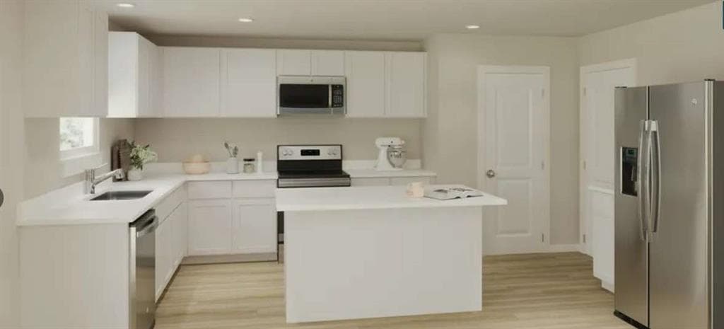 4 bedroom, 3 bathroom, 2,400 sq ft single family residence for sale at 413 Satilla Court, Locust Grove, GA 30248 — photo 2
