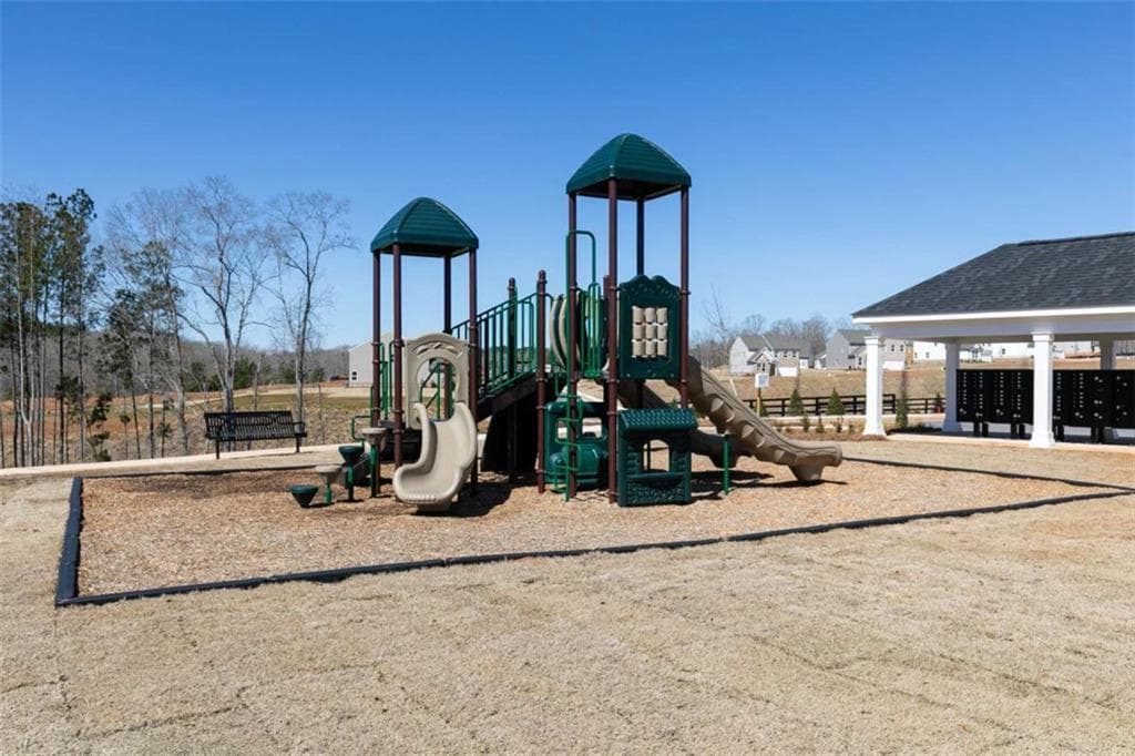 4 bedroom, 3 bathroom, 2,400 sq ft single family residence for sale at 413 Satilla Court, Locust Grove, GA 30248 — photo 9