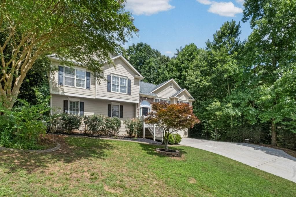 4 bedroom, 3 bathroom, 2,421 sq ft single family residence for sale at 122 Brookhaven Lane, Canton, GA 30114 — photo 4