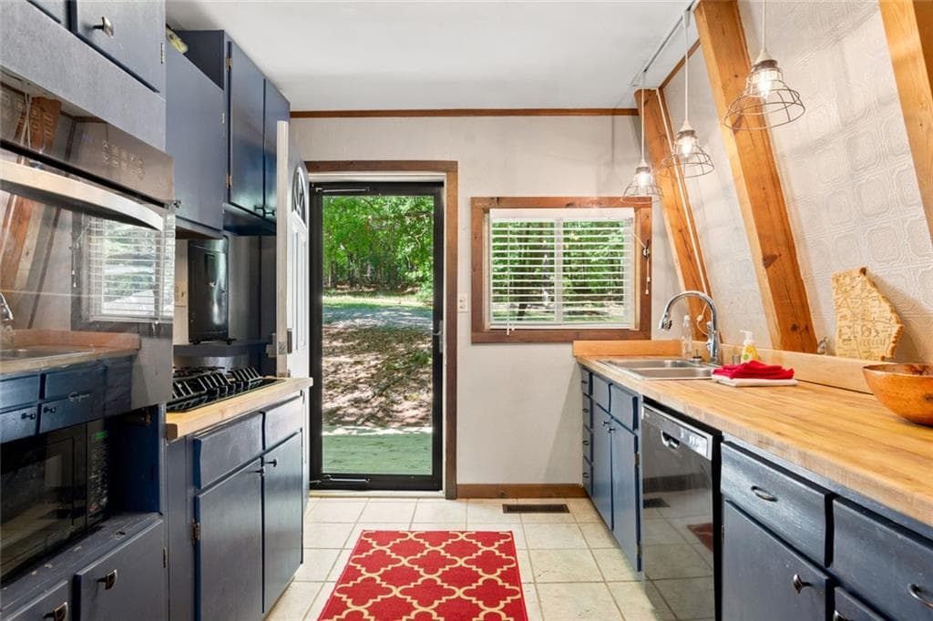 3 bedroom, 3 bathroom, 1,998 sq ft single family residence for sale at 383 Hub Dent Road, Milledgeville, GA 31061 — photo 3