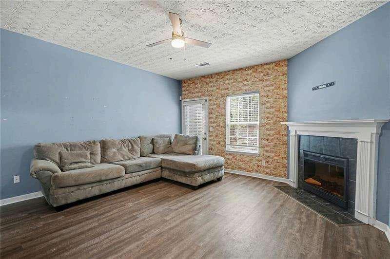 2 bedroom, 3 bathroom, 1,418 sq ft townhouse for sale at 388 Berckman Drive, Lilburn, GA 30047 — photo 8