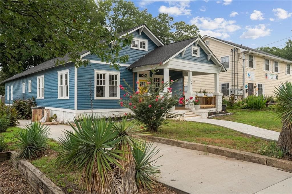 4 bedroom, 3 bathroom, 2,590 sq ft single family residence for sale at 559 Hopkins Street, Atlanta, GA 30310