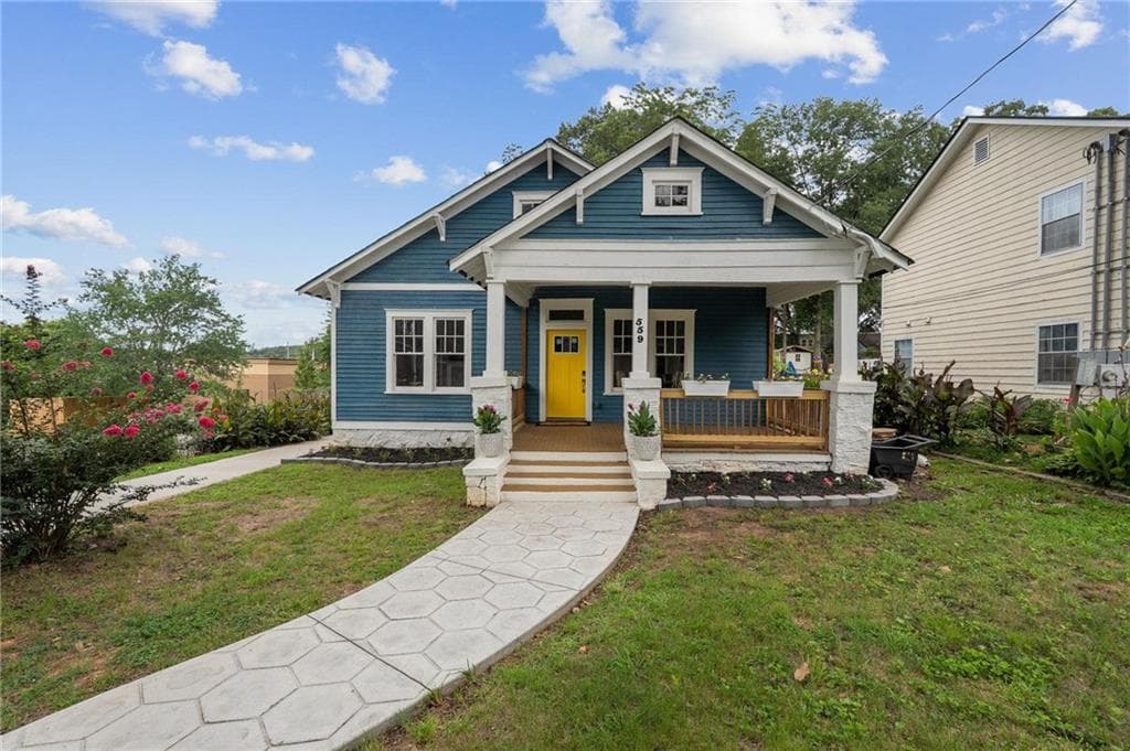 4 bedroom, 3 bathroom, 2,590 sq ft single family residence for sale at 559 Hopkins Street, Atlanta, GA 30310 — photo 2