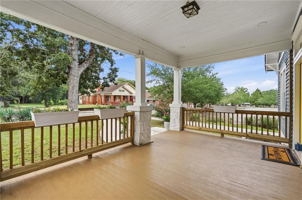 4 bedroom, 3 bathroom, 2,590 sq ft single family residence for sale at 559 Hopkins Street, Atlanta, GA 30310 — photo 4