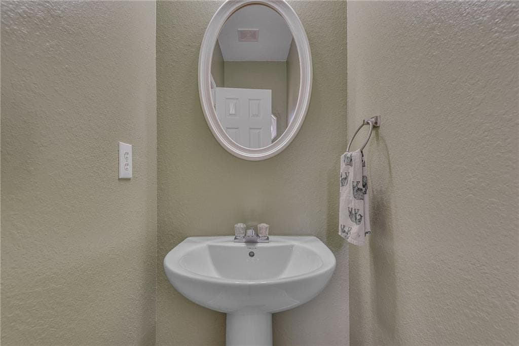 2 bedroom, 3 bathroom, 1,240 sq ft townhouse under contract at 7056 Brookview Creek, Riverdale, GA 30274 — photo 9