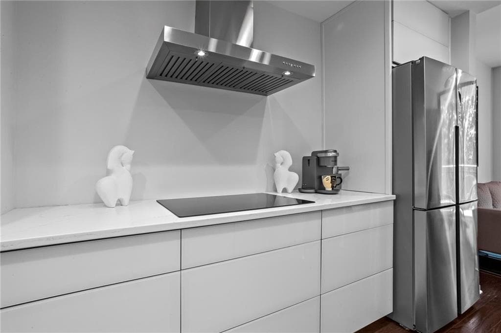 1 bedroom, 1 bathroom, 800 sq ft condominium for sale at 3040 Peachtree Road 209, Atlanta, GA 30305 — photo 5