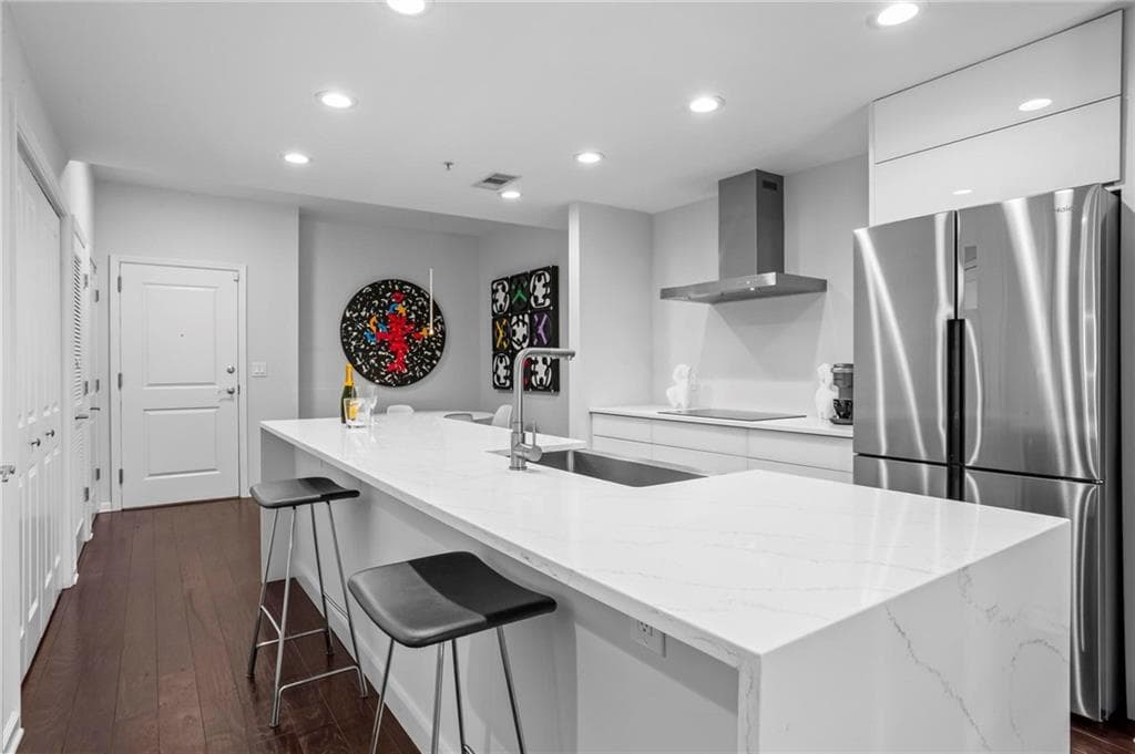 1 bedroom, 1 bathroom, 800 sq ft condominium for sale at 3040 Peachtree Road 209, Atlanta, GA 30305 — photo 7