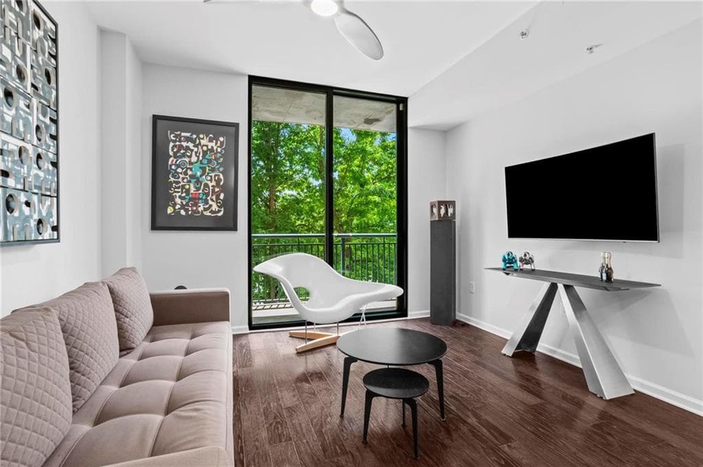 1 bedroom, 1 bathroom, 800 sq ft condominium for sale at 3040 Peachtree Road 209, Atlanta, GA 30305 — photo 9