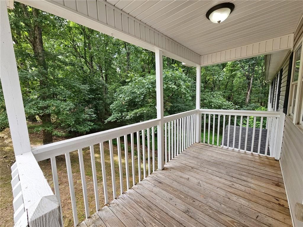 5 bedroom, 2 bathroom, 1,701 sq ft single family residence under contract at 433 Elliots Lane, Dahlonega, GA 30533 — photo 8