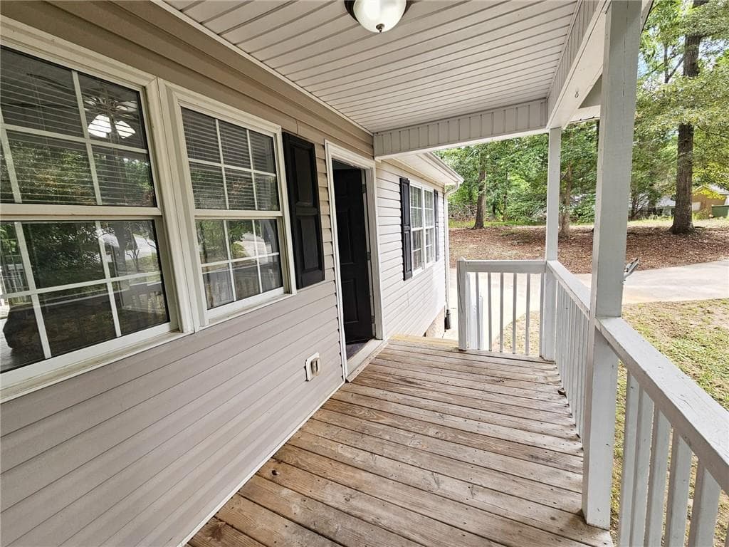 5 bedroom, 2 bathroom, 1,701 sq ft single family residence under contract at 433 Elliots Lane, Dahlonega, GA 30533 — photo 9
