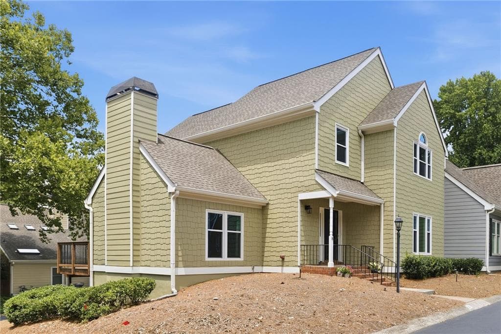 3 bedroom, 3 bathroom, 2,566 sq ft townhouse for sale at 8 Vernon Glen Court, Sandy Springs, GA 30338 — photo 2