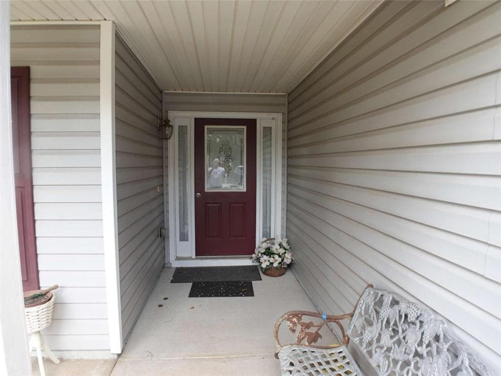 3 bedroom, 2 bathroom, 1,758 sq ft single family residence under contract at 645 Burnham Ridge, Lawrenceville, GA 30046 — photo 2