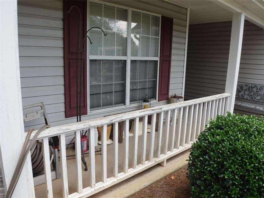 3 bedroom, 2 bathroom, 1,758 sq ft single family residence under contract at 645 Burnham Ridge, Lawrenceville, GA 30046 — photo 3
