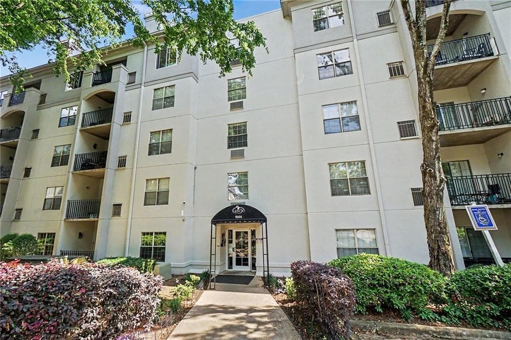 1 bedroom, 1 bathroom, 840 sq ft condominium for sale at 970 Sidney Marcus Boulevard 1420, Atlanta, GA 30324