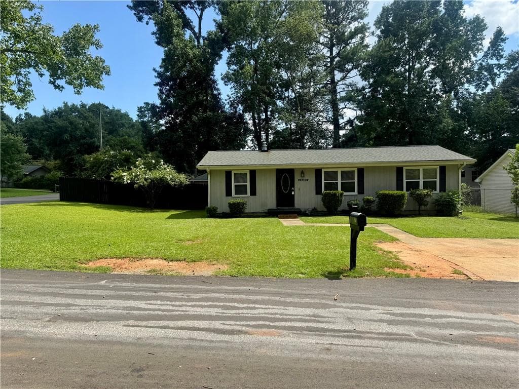 3 bedroom, 2 bathroom, 1,080 sq ft single family residence for rent at 7 Sherwood Loop, Mcdonough, GA 30253 for $1,550 a month — photo 2
