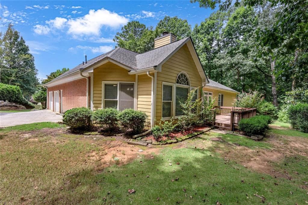 3 bedroom, 3 bathroom, 2,373 sq ft single family residence for sale at 175 Pinevale Court, Fayetteville, GA 30215 — photo 4