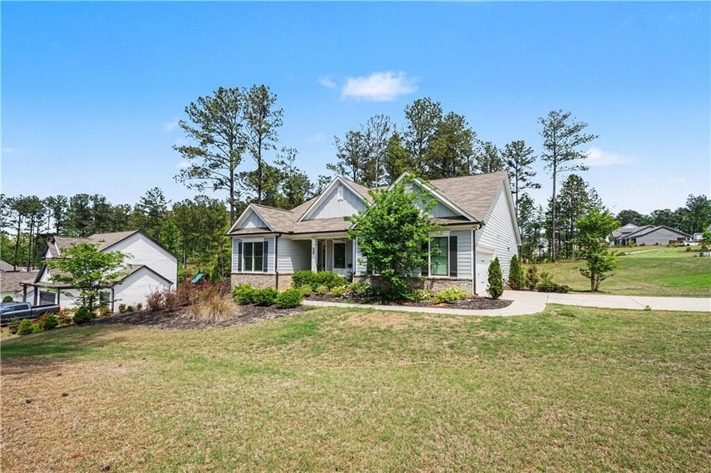 4 bedroom, 3 bathroom, 2,250 sq ft single family residence for sale at 2304 Margaux Court, Monroe, GA 30656 — photo 3
