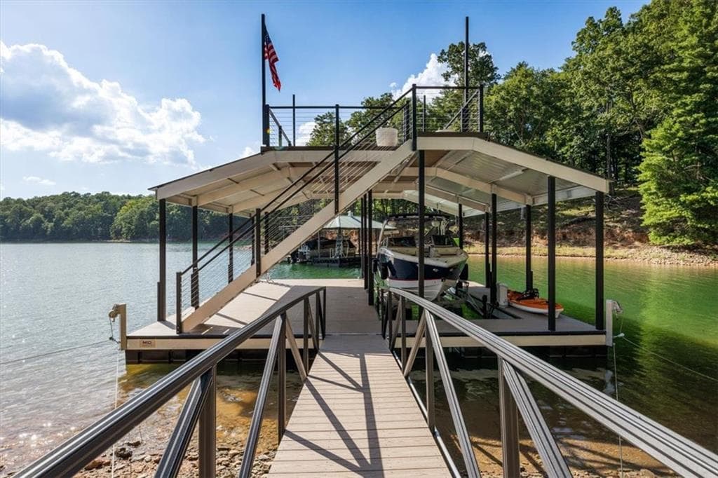 4 bedroom, 5 bathroom, 5,279 sq ft single family residence for sale at 9330 Lisa Circle, Gainesville, GA 30506 — photo 6