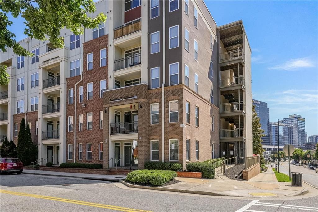 2 bedroom, 2 bathroom, 1,166 sq ft condominium for sale at 390 17th Street 2001, Atlanta, GA 30363 — photo 1 of 30