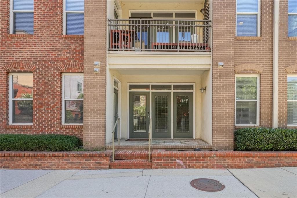 2 bedroom, 2 bathroom, 1,166 sq ft condominium for sale at 390 17th Street 2001, Atlanta, GA 30363 — photo 2