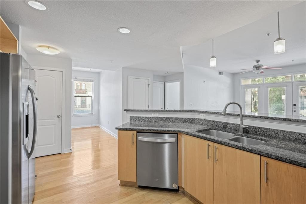2 bedroom, 2 bathroom, 1,166 sq ft condominium for sale at 390 17th Street 2001, Atlanta, GA 30363 — photo 10
