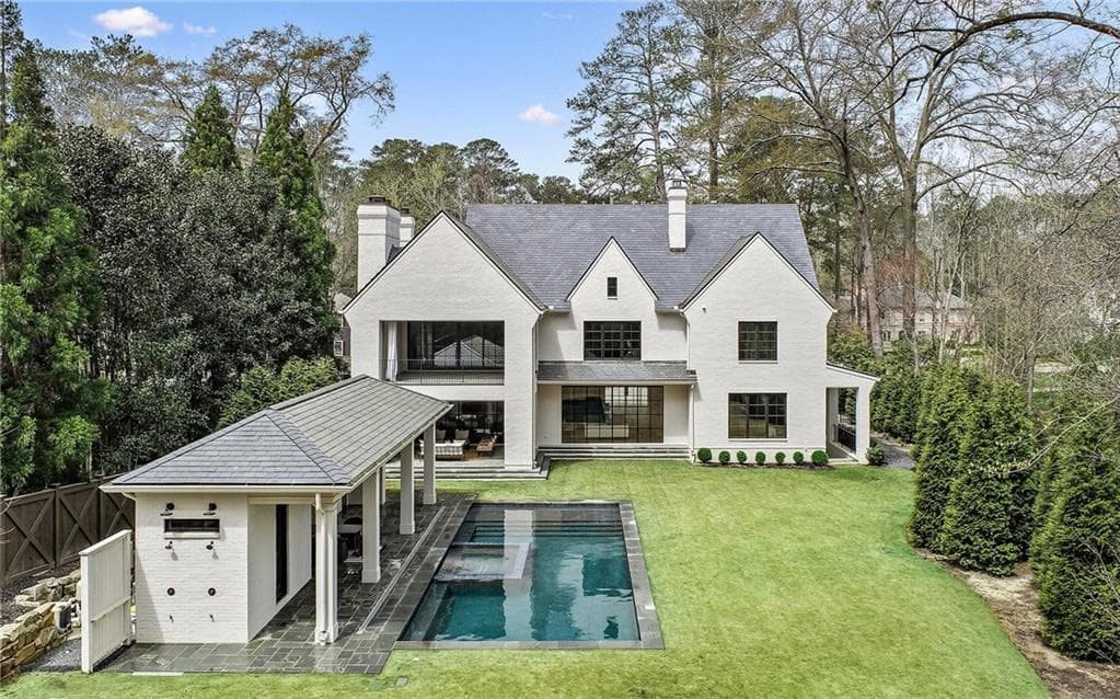 6 bedroom, 9 bathroom, 10,469 sq ft single family residence for sale at 258 Pineland Road, Atlanta, GA 30342 — photo 3