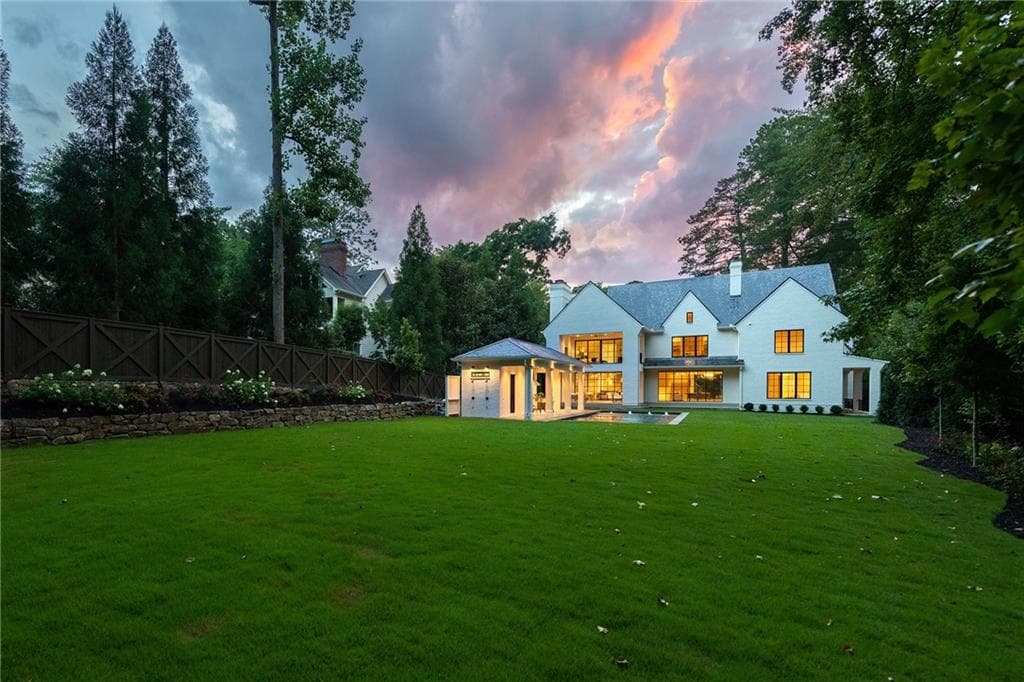 6 bedroom, 9 bathroom, 10,469 sq ft single family residence for sale at 258 Pineland Road, Atlanta, GA 30342 — photo 4