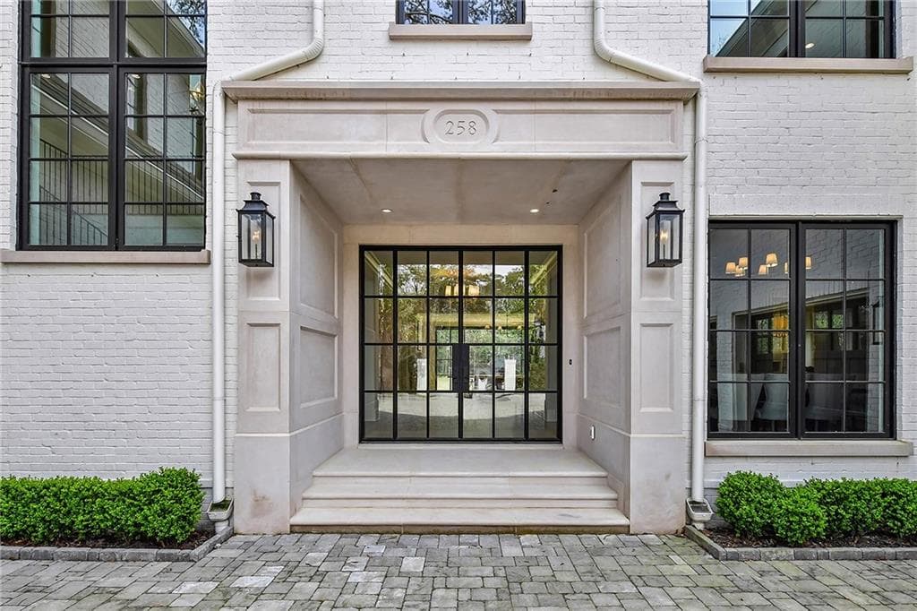6 bedroom, 9 bathroom, 10,469 sq ft single family residence for sale at 258 Pineland Road, Atlanta, GA 30342 — photo 5