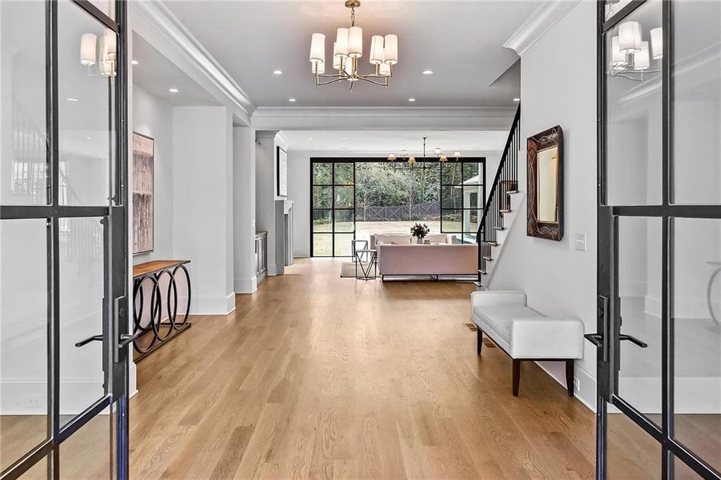 6 bedroom, 9 bathroom, 10,469 sq ft single family residence for sale at 258 Pineland Road, Atlanta, GA 30342 — photo 6