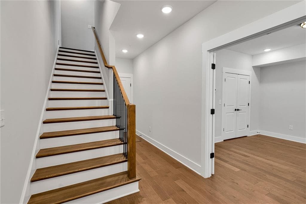 3 bedroom, 4 bathroom, 2,294 sq ft townhouse for sale at 1060 Robert Smalls Way, Atlanta, GA 30318 — photo 4